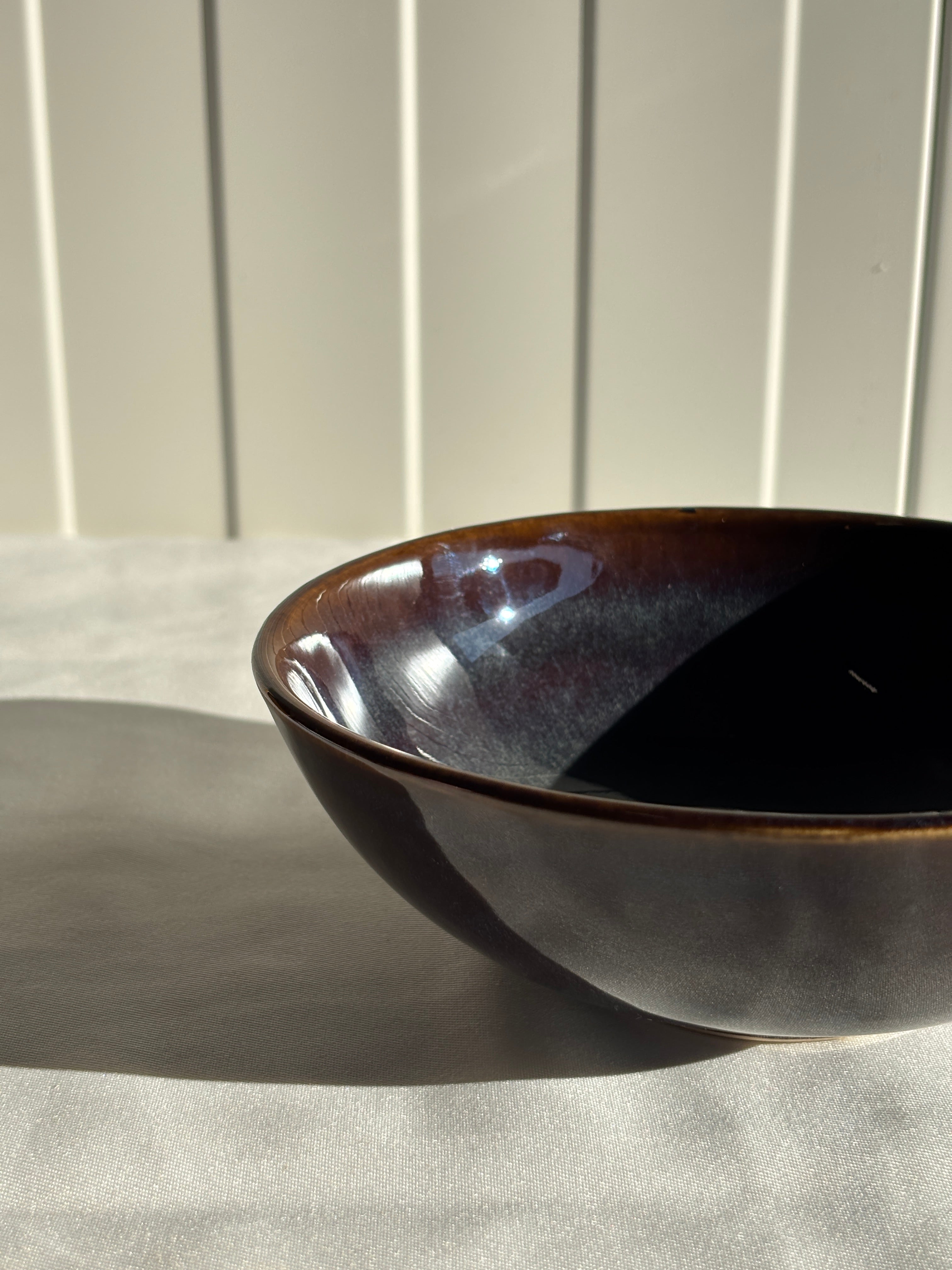 Bol fait main en grès céramique brun bleu style artisanal