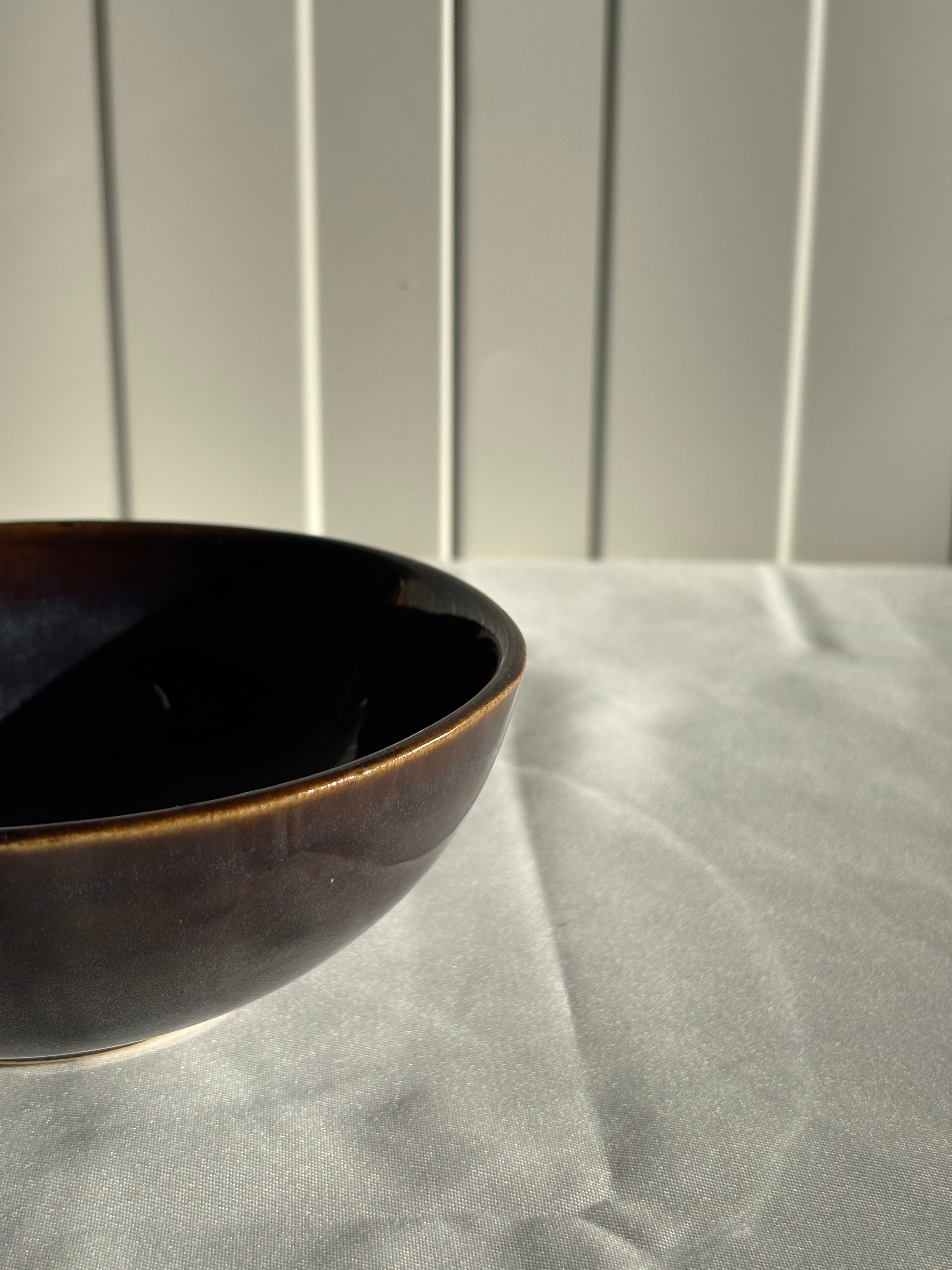 Bol fait main en grès céramique brun bleu style artisanal